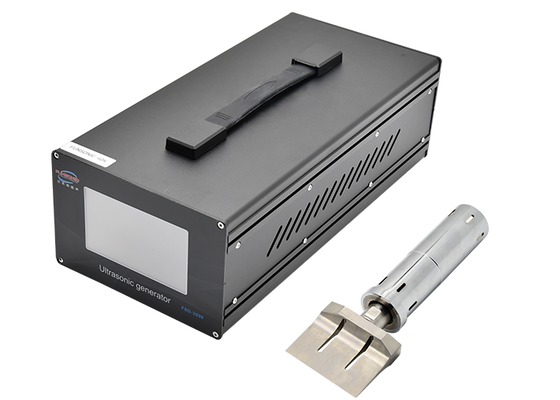 40Khz Sistem Pemotongan Karet Ultrasonik Frekuensi Tinggi dengan Daya 800W dan Titanium Alloy Blade